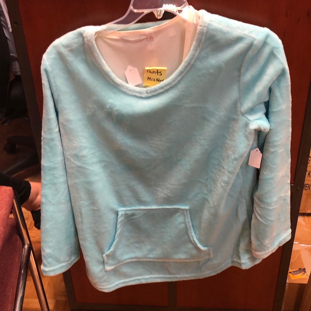 Women’s 100% Poly sweater sleep shirt with a tank top